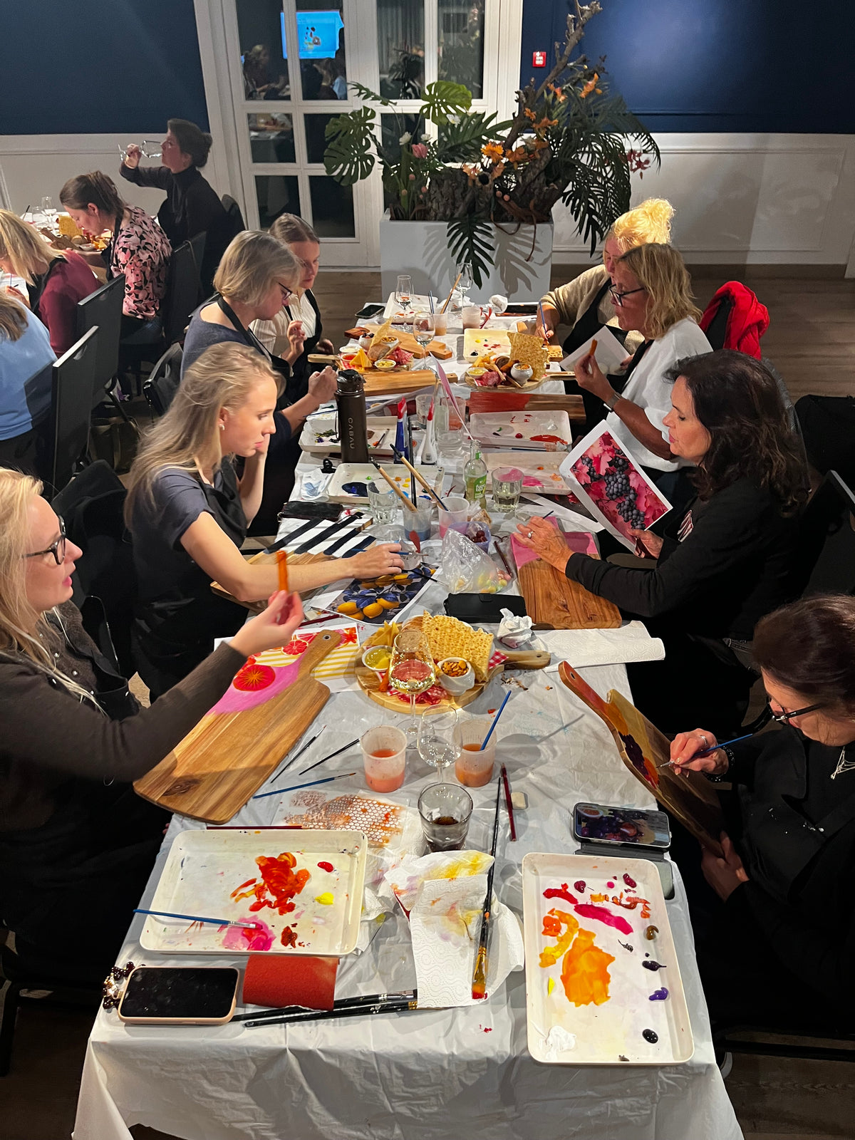 Paint & Sip Christmas special | Borrelplanken schilderen | 4 december